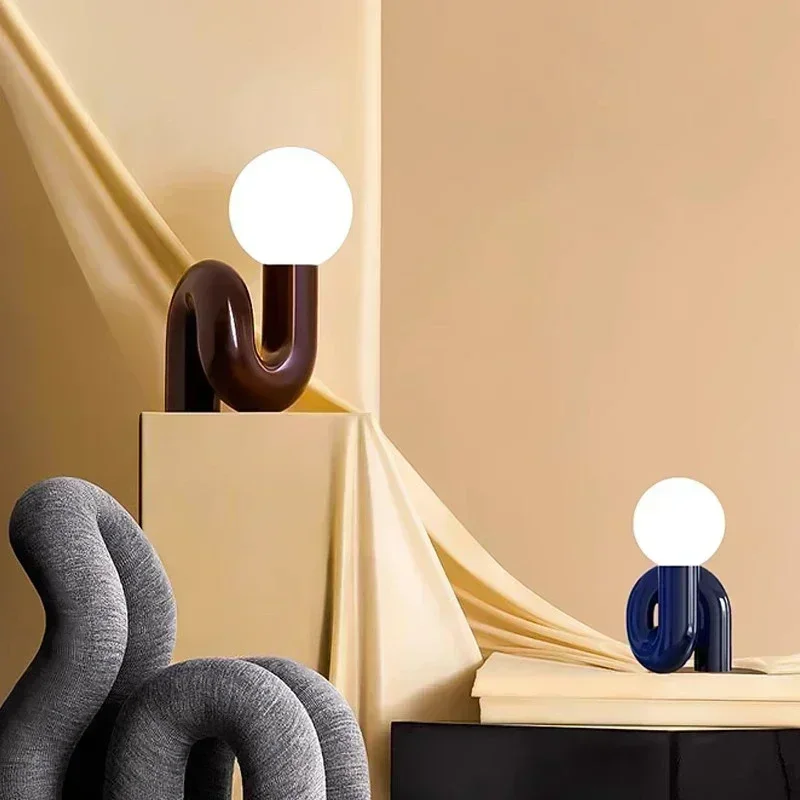 Lampu Meja Bulat Kaca LED Nord - Resin Art Uk ulasan dan harga